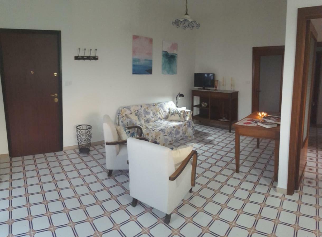Casa del Levante Riposto Exterior foto