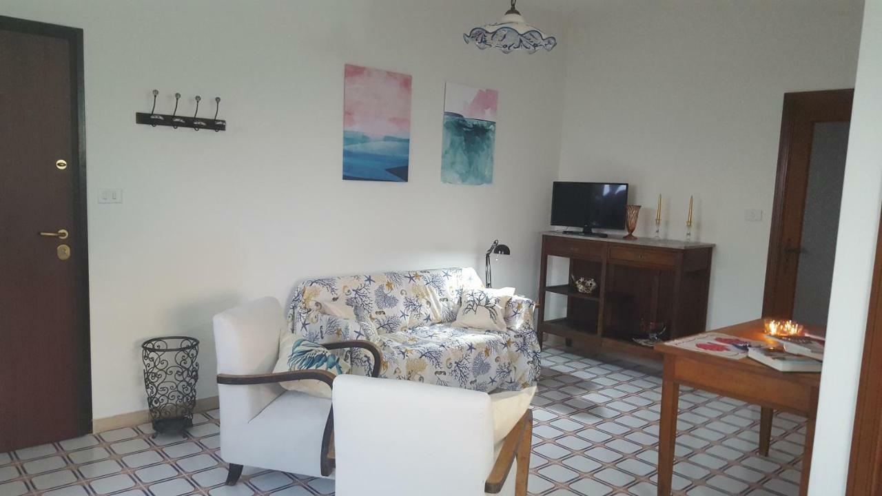 Casa del Levante Riposto Exterior foto
